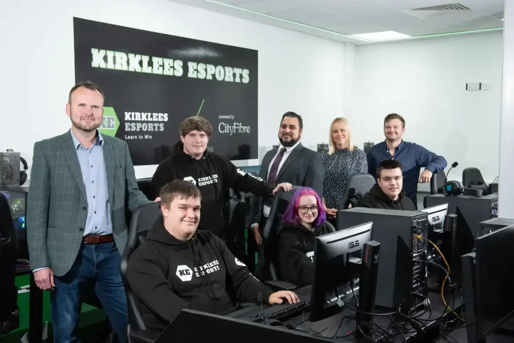 Esport student and trainers