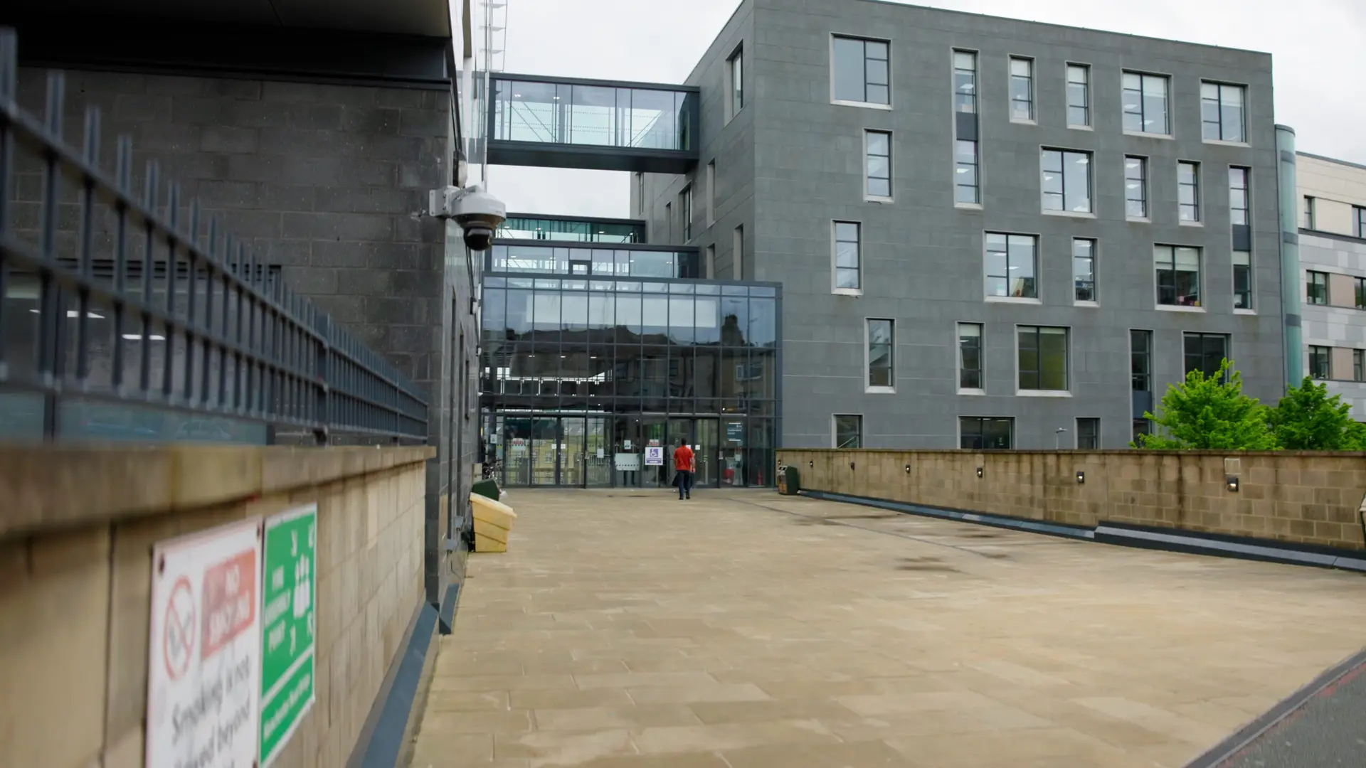 Kirklees College Hudersfield Centre entrance